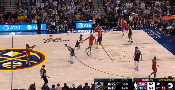 战神卡的威力~😲小卡前2场面对穆雷防守10中10 对垒戈登时11中9